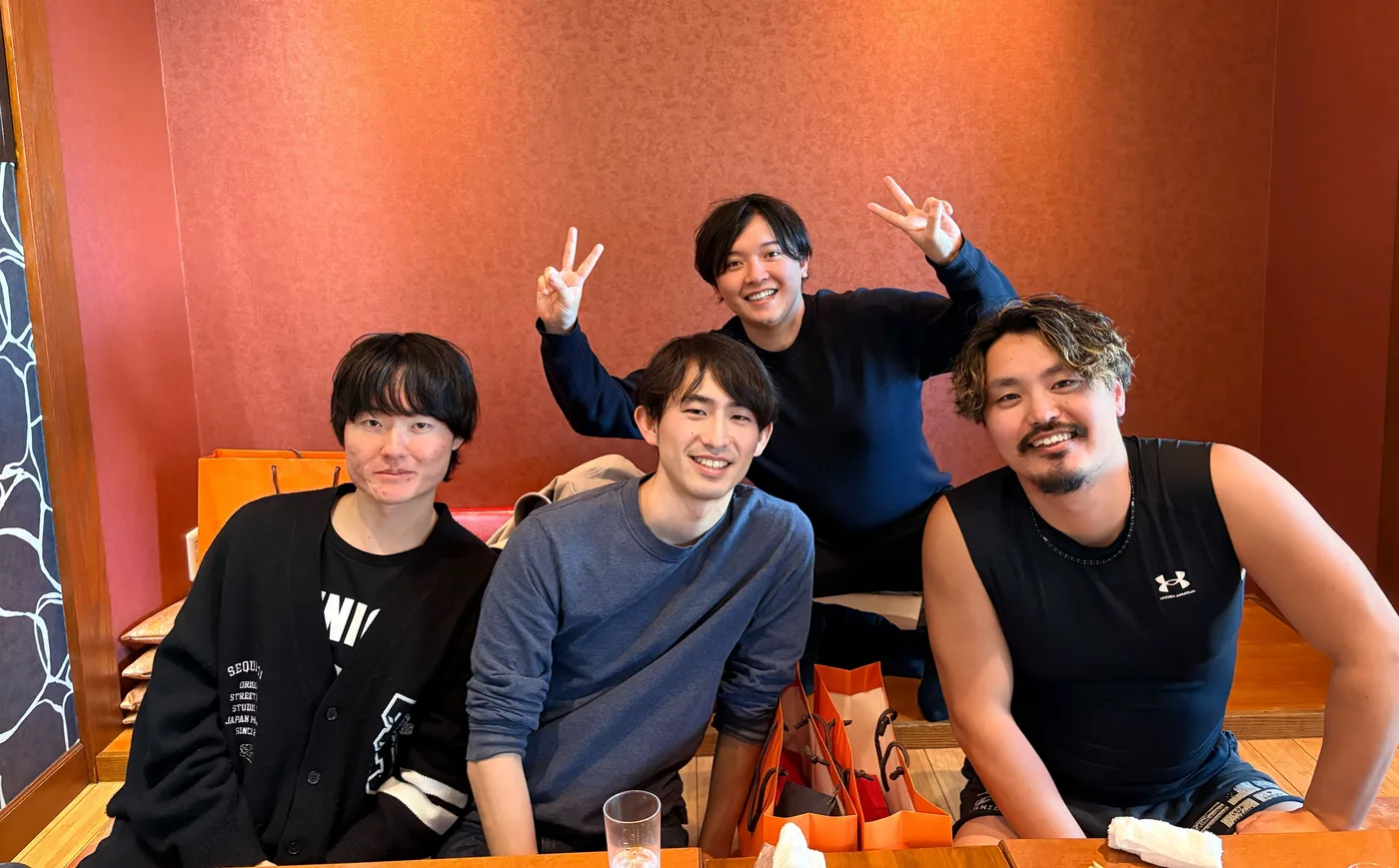 イオリアのメンバー4人の集合写真